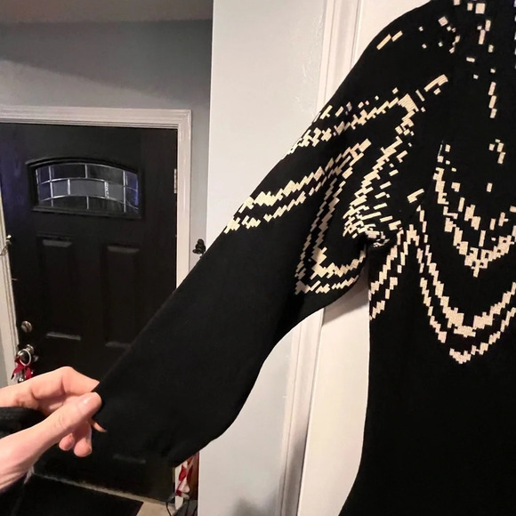 ~Gabby Skye~ Sweater Dress - Small - Picture 4 of 9